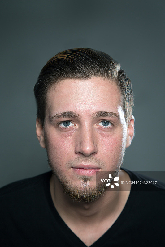 年轻时尚的胡须男子头像图片素材