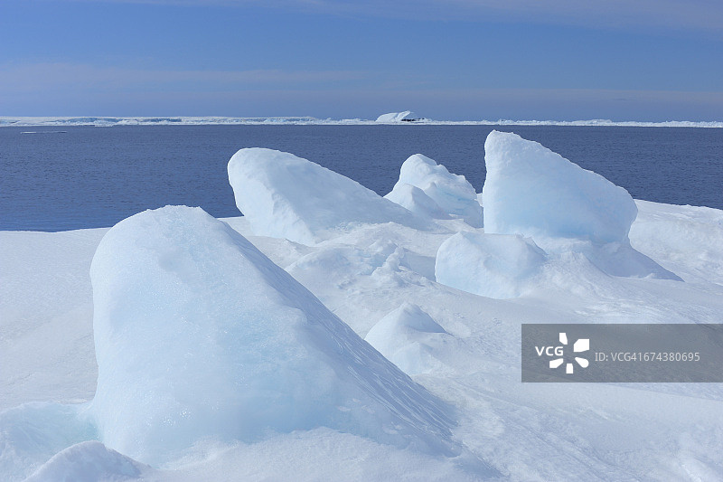 浮冰上的冰块图片素材