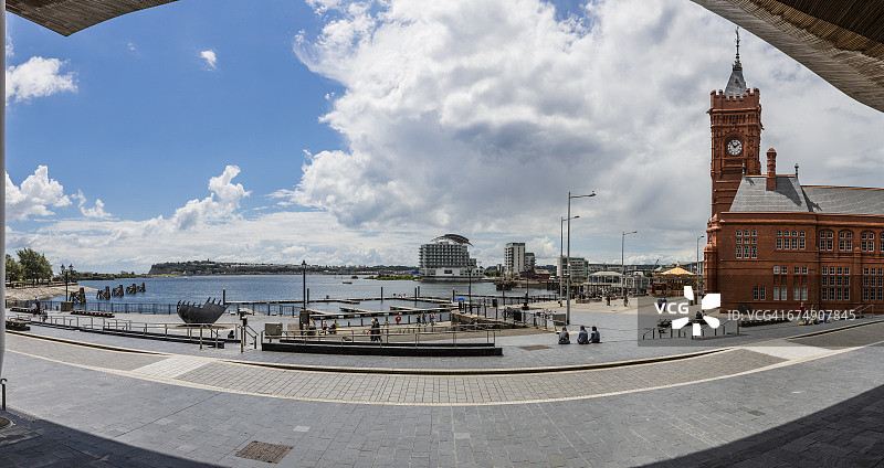 卡迪夫湾及码头大厦图片素材