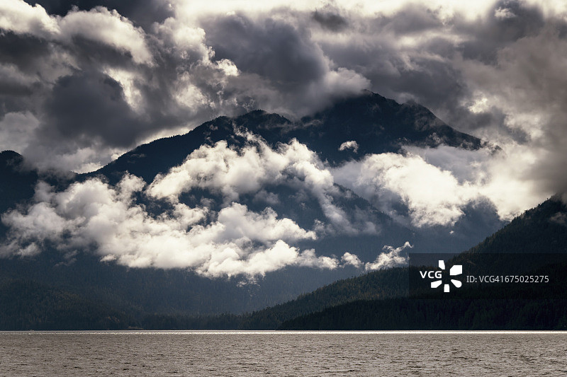 加拿大的温哥华岛约翰斯顿海峡风光图片素材