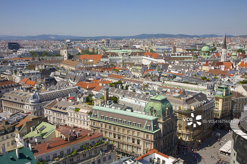 维也纳Graben大街和Kartnerstrasse大街的屋顶图片素材