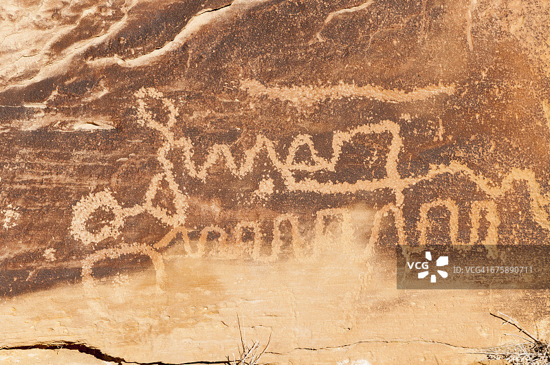 犹他州九英里峡谷岩刻图片素材