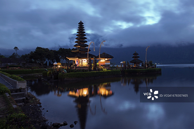 布拉坦湖寺庙，印度尼西亚巴厘岛北部图片素材