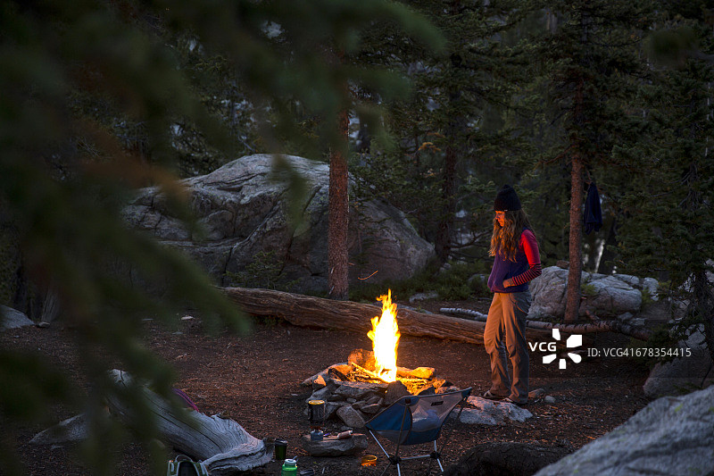 山区背包旅行图片素材