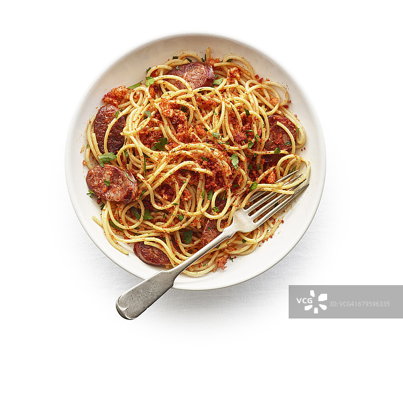 香肠和烤辣椒粉面包意大利面图片素材