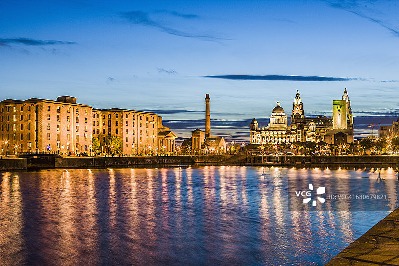 阿尔伯特码头和三女神雕像图片素材