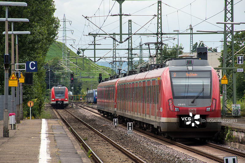 从法兰克福火车站出发的火车图片素材