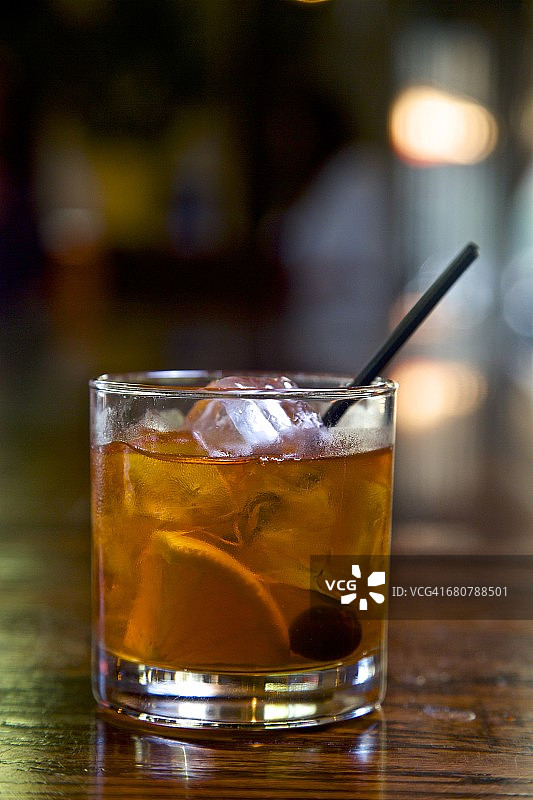 老式鸡尾酒特写图片素材