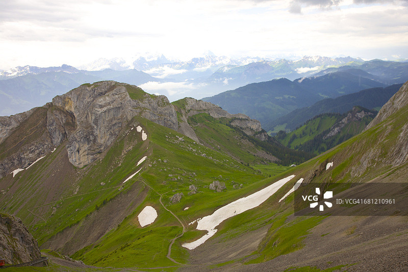 皮拉图斯山顶的白雪图片素材
