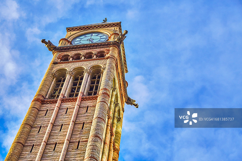 旧市政厅的铜制装饰和滴水嘴图片素材