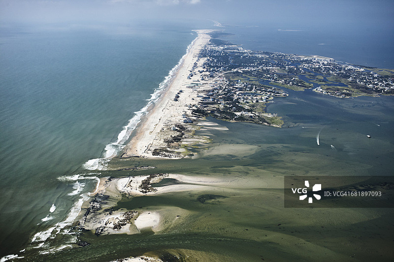 美国，飓风伊莎贝尔对北卡罗来纳州 Outer Banks 哈特拉斯岛的破坏鸟瞰图图片素材