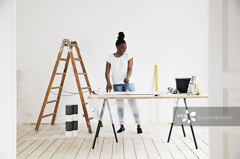 自己用墙纸重新装修图片素材