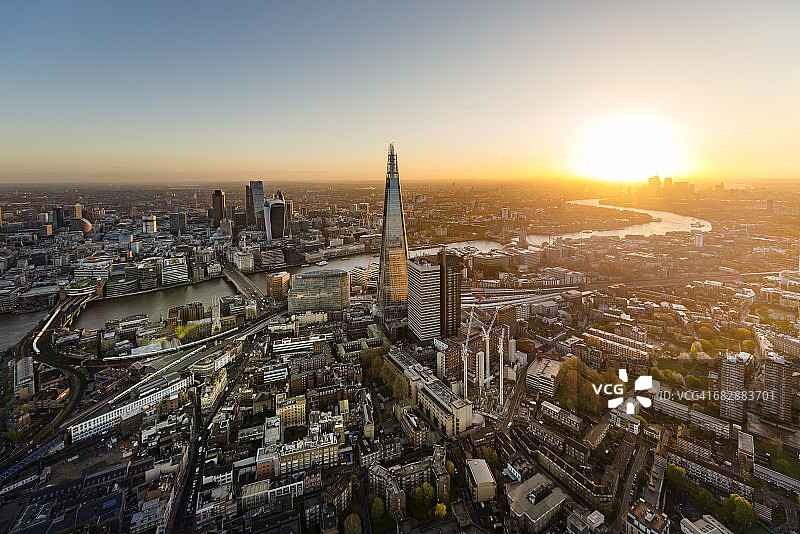 伦敦金融城和碎片大厦的日出图片素材