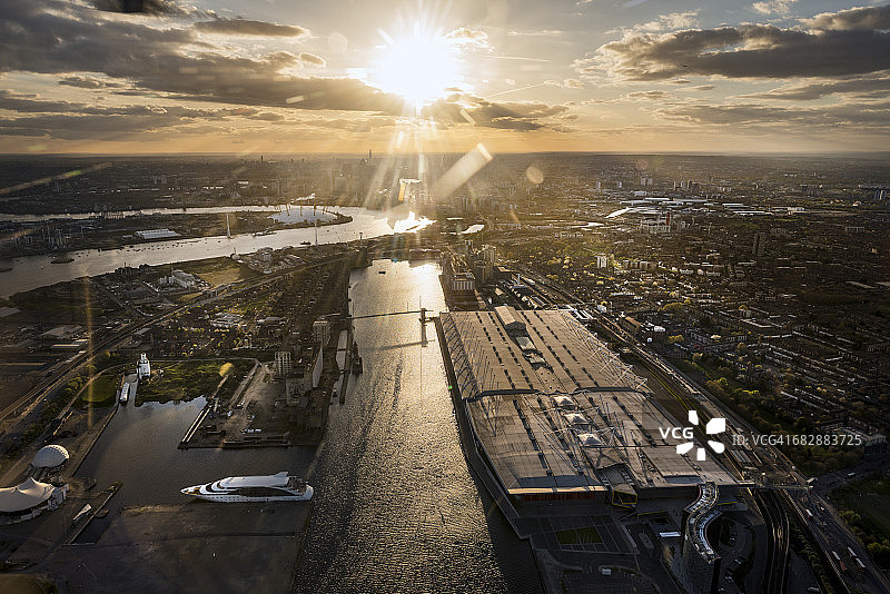伦敦展览中心和泰晤士河航拍图片素材