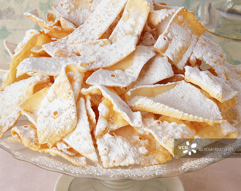 传统意大利派对美食：甜酥脆饼图片素材