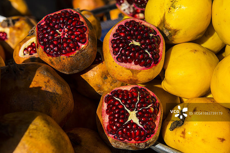 伊拉克库尔德斯坦苏莱曼尼亚巴扎的石榴图片素材
