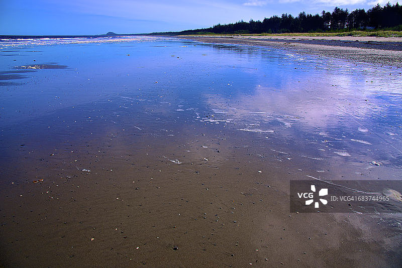 加拿大不列颠哥伦比亚省海达瓜依格雷厄姆岛北岸的玛瑙海滩图片素材