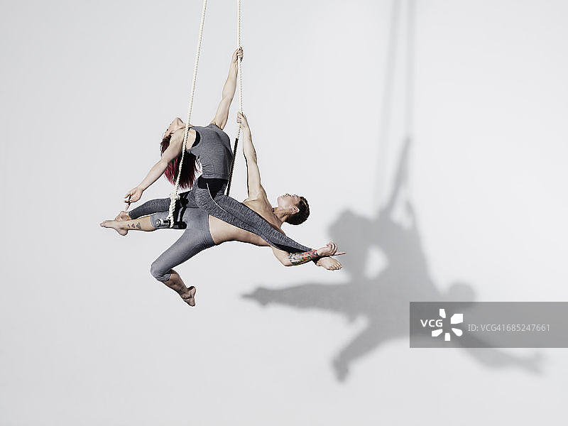 马戏团空中飞人图片素材