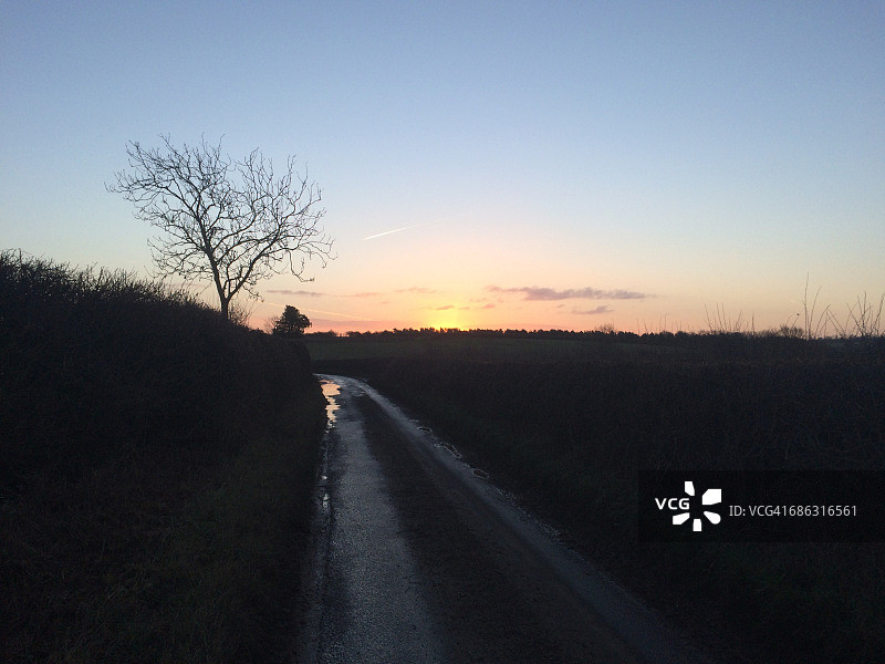 回归啦！图片素材