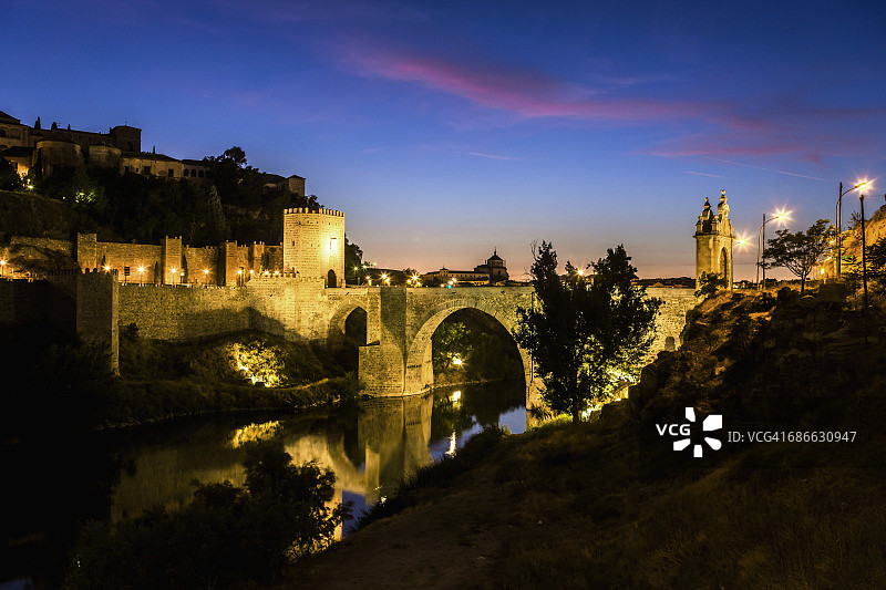 阿尔坎塔拉桥风光图片素材