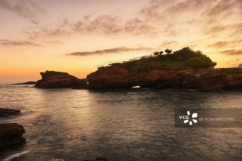 法国比亚里茨的海岸日出图片素材