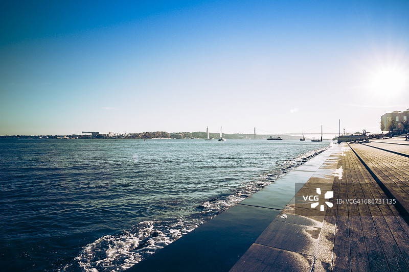 葡萄牙里斯本特茹河畔图片素材