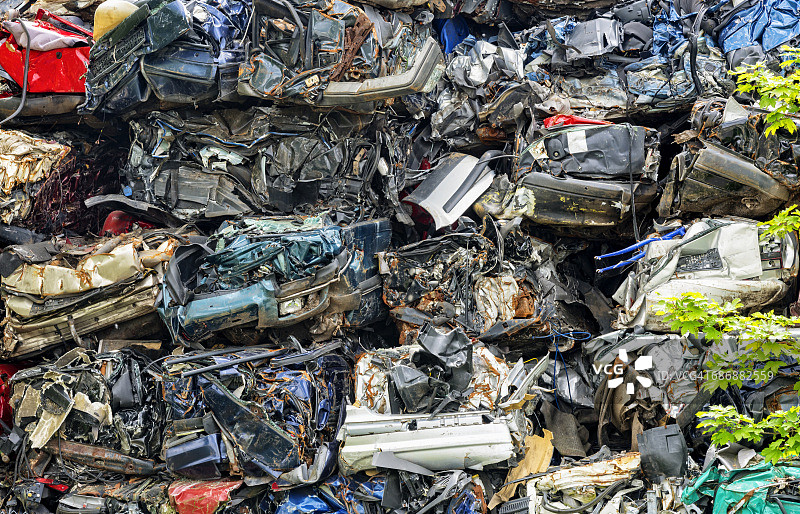 被压扁的汽车图片素材