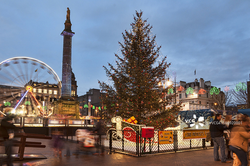 格拉斯哥乔治广场的圣诞灯饰图片素材