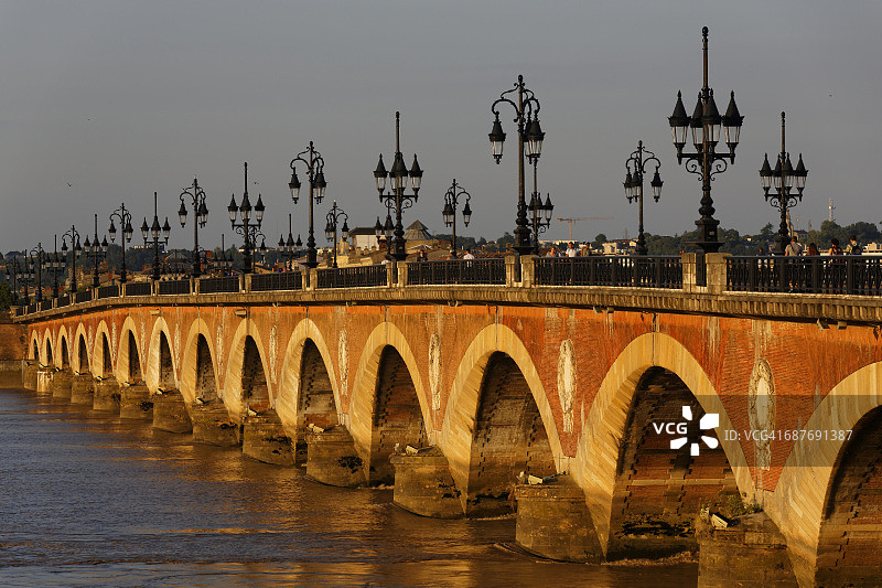 波尔多老桥图片素材