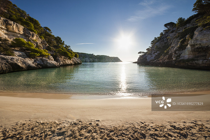 日出时分的马卡雷列塔海滩图片素材