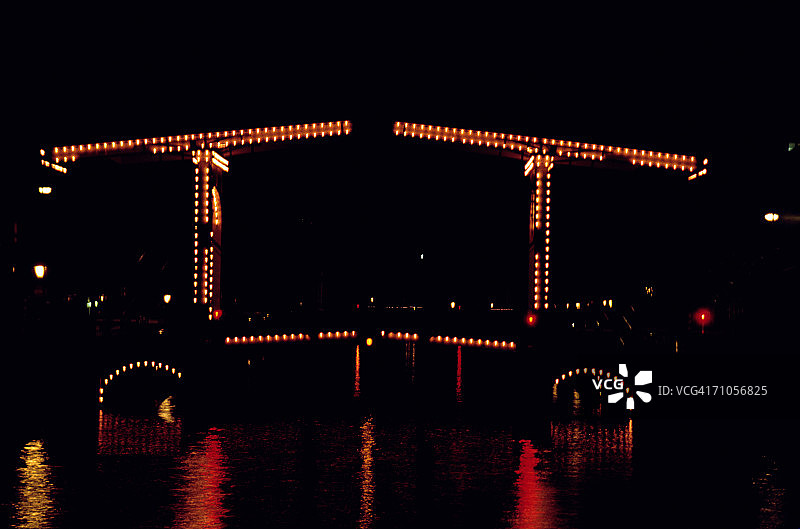 阿姆斯特丹的窄桥图片素材