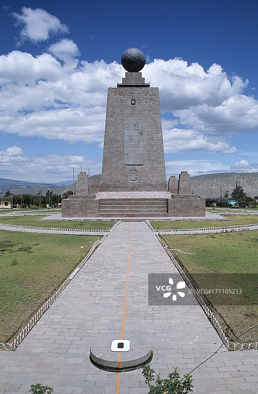 通往世界中心纪念碑的路径图片素材