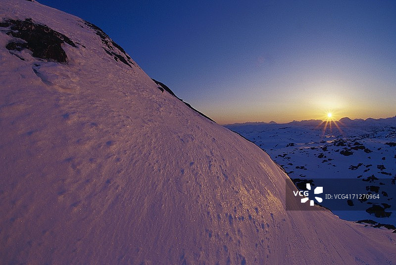 山地景观的日落图片素材