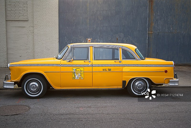 停靠在纽约的黄色出租车图片素材
