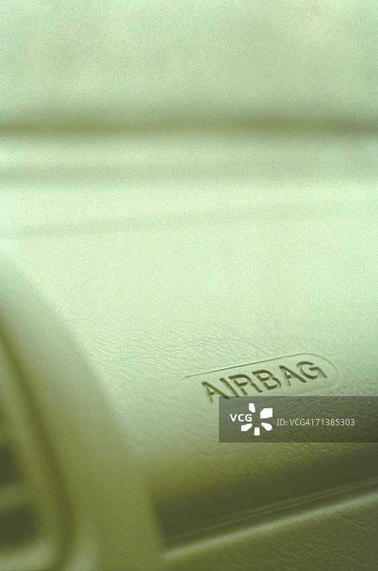 汽车仪表盘上的安全气囊标志图片素材