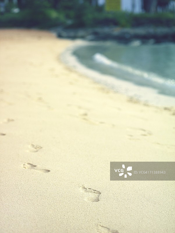 沙滩上的脚印图片素材