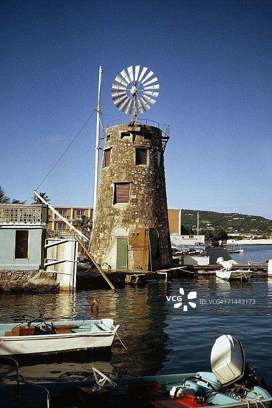 圣克罗伊岛港口附近的风车图片素材