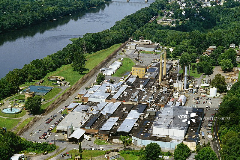 美国新泽西州米尔福德的造纸厂鸟瞰图片素材