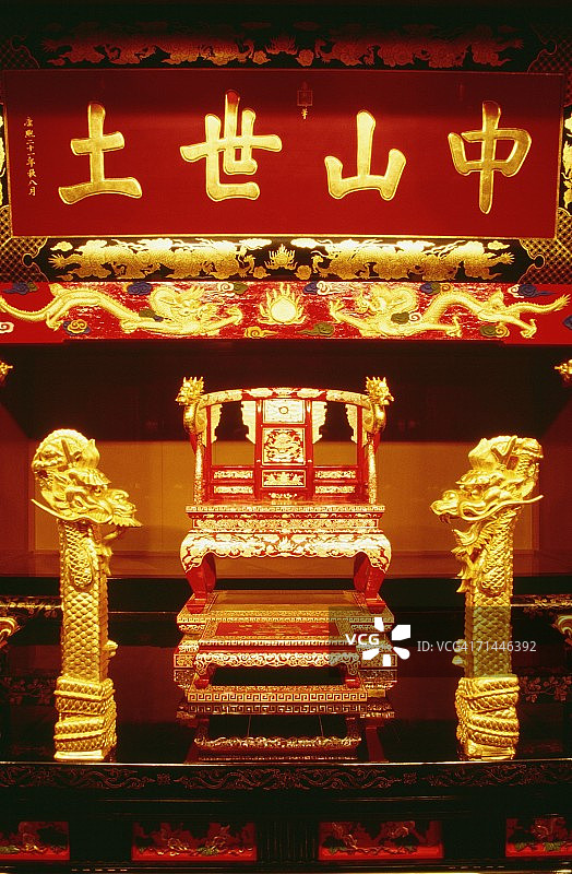 日本冲绳那霸首里城琉球国王宝座内景图片素材