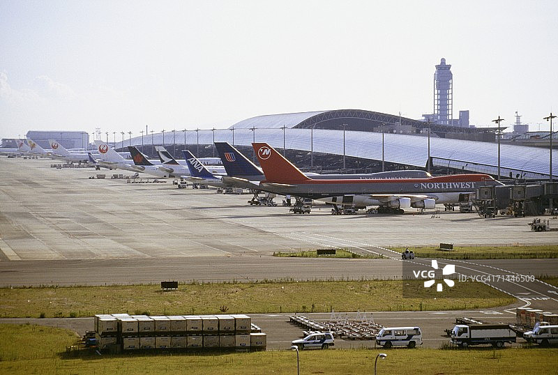 日本大阪关西国际机场飞机高角度视图图片素材