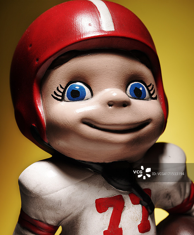 足球运动员小雕像图片素材