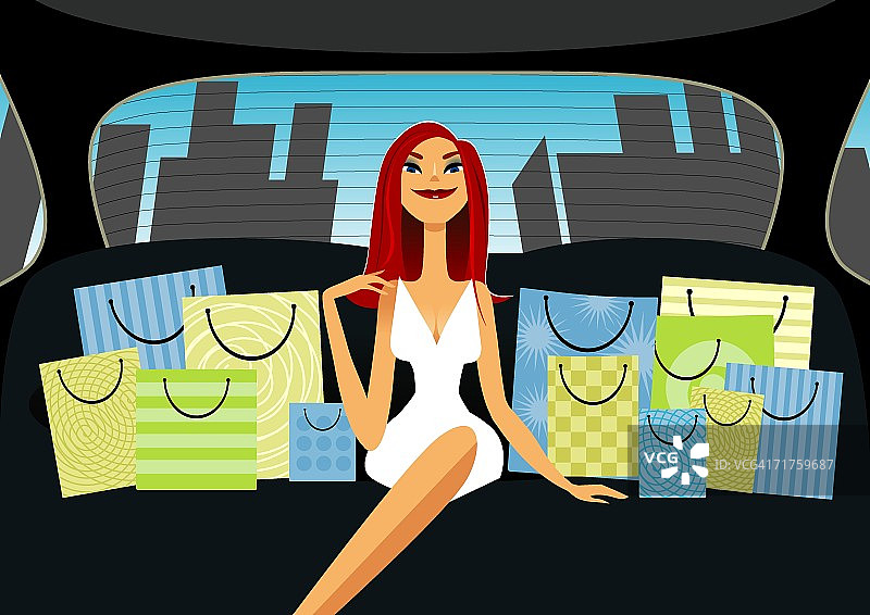 女人坐在装有购物袋的汽车里图片素材