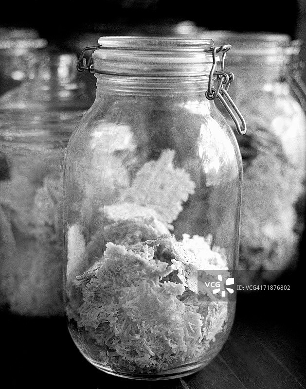 菲律宾圣贝尼托度假村厨房里的脱水生食饼干图片素材