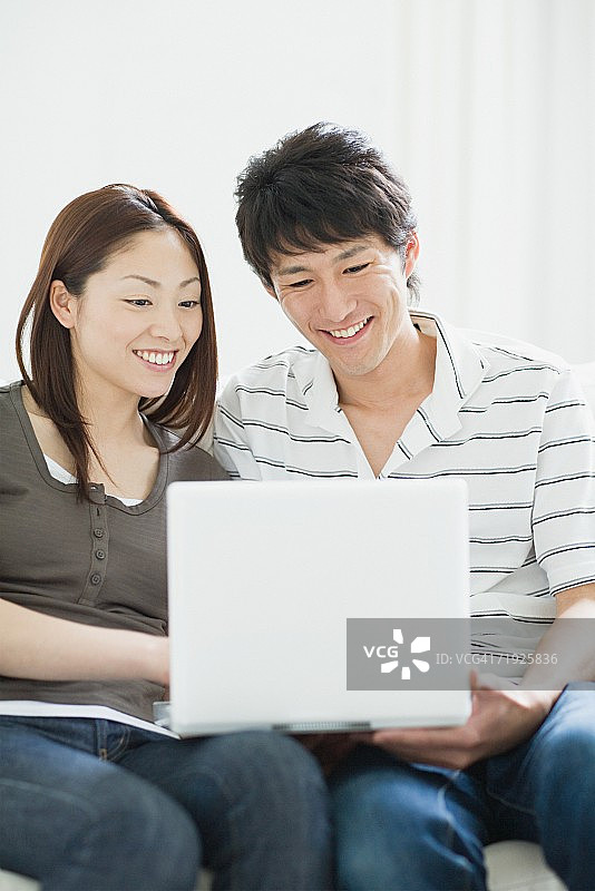 一些使用笔记本电脑图片素材