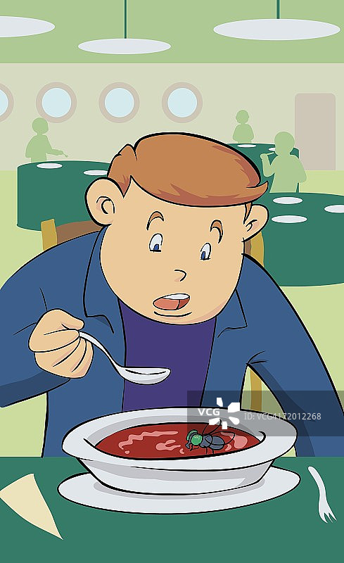 年轻男子喝汤时看着蜜蜂特写图片素材