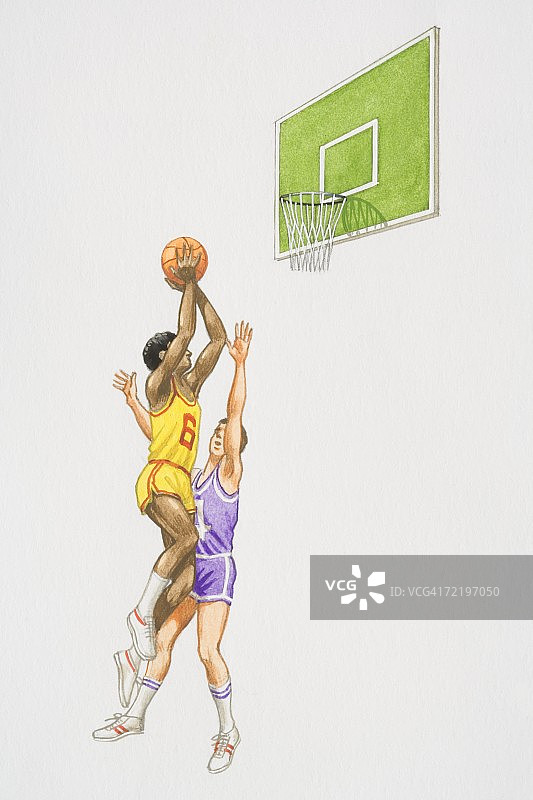 两名篮球运动员在篮筐附近跳起，其中一人正在投篮，另一人试图抢断图片素材