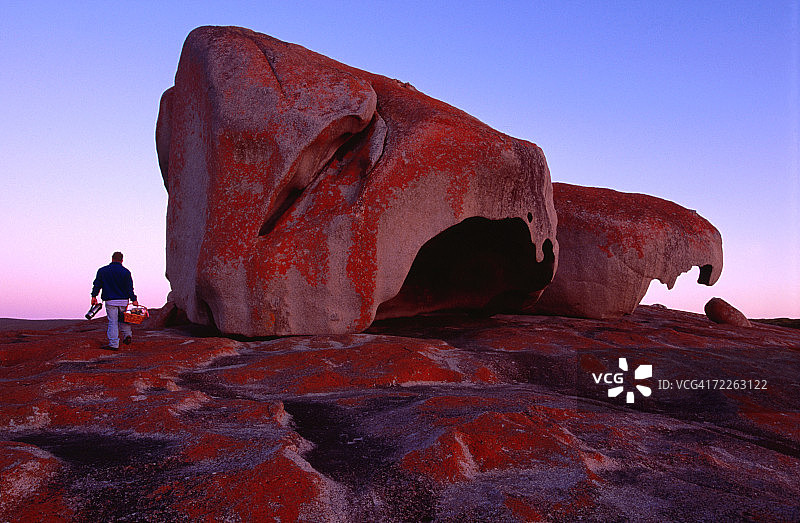 澳大利亚弗林德斯蔡斯国家公园黎明时分的奇岩图片素材