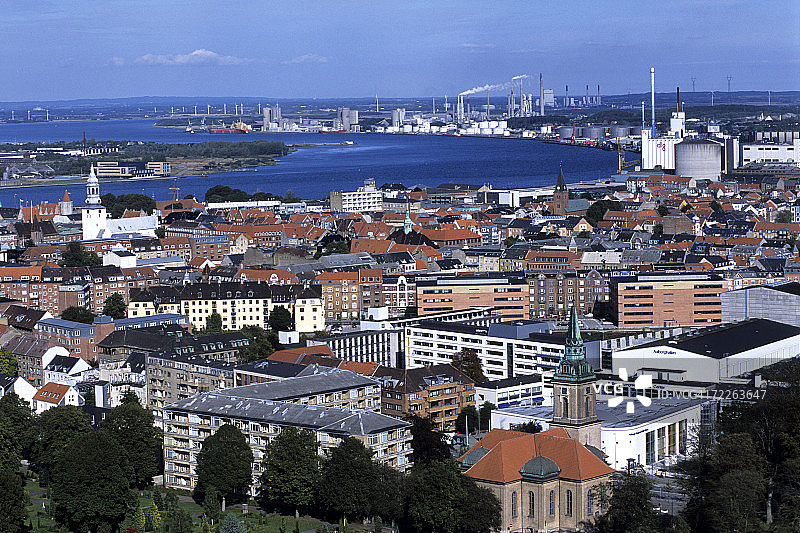 从奥尔堡塔恩特塔俯瞰奥尔堡景色，丹麦图片素材