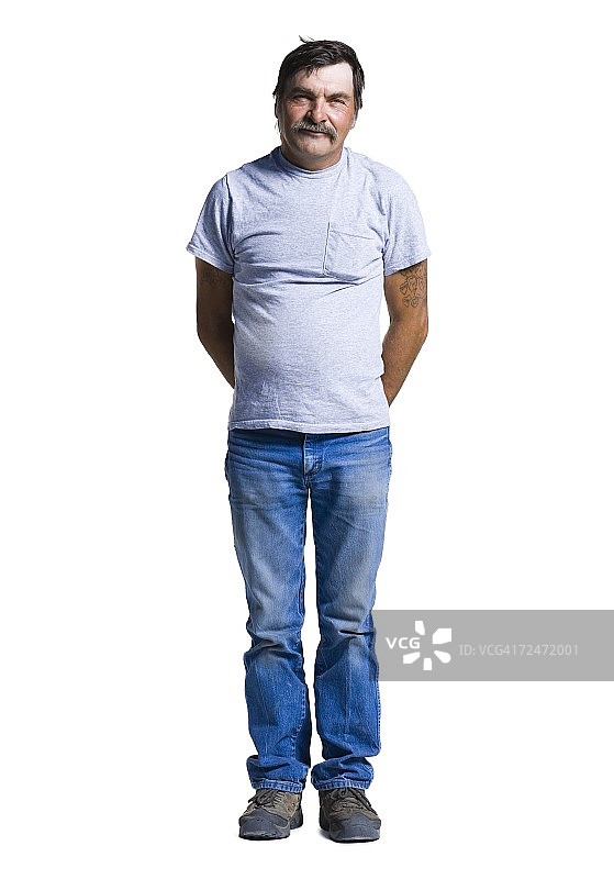 衣衫不整的中年男人图片素材