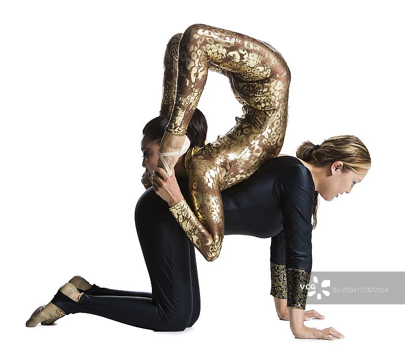 女性柔术表演二人组图片素材